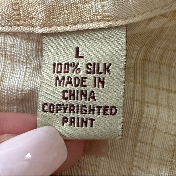 Tommy Bahama Hawaiian Floral Shirt - Picture 4 of 7